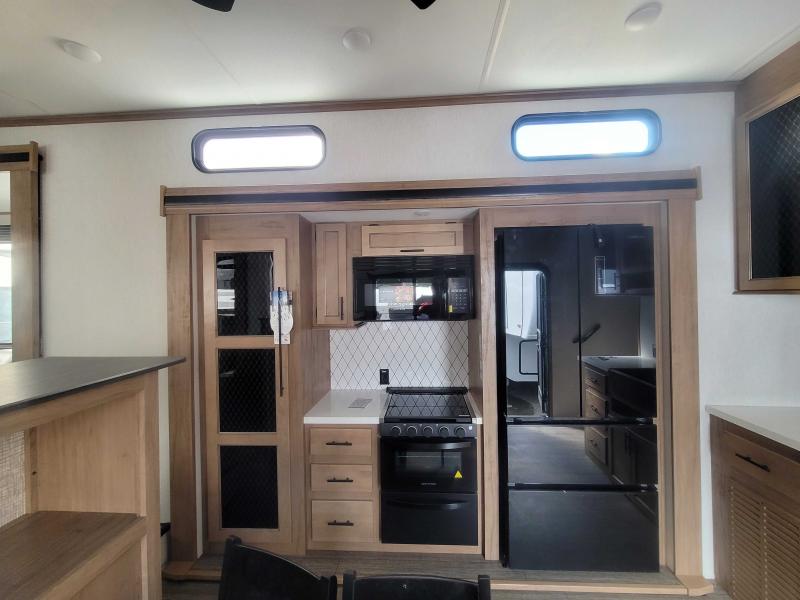 new Fifth Wheel Trailers Forest River Sabre for sale, in Winter Garden, FL Thumbnail 6