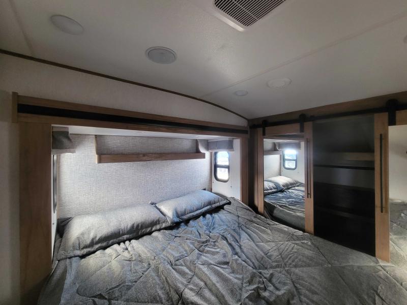 new Fifth Wheel Trailers Forest River Sabre for sale, in Winter Garden, FL Thumbnail 8