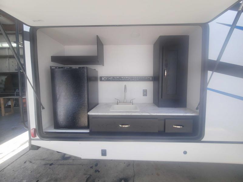 new Travel Trailers Coachmen Freedom Express Liberty Edition for sale, in Winter Garden, FL Thumbnail 4