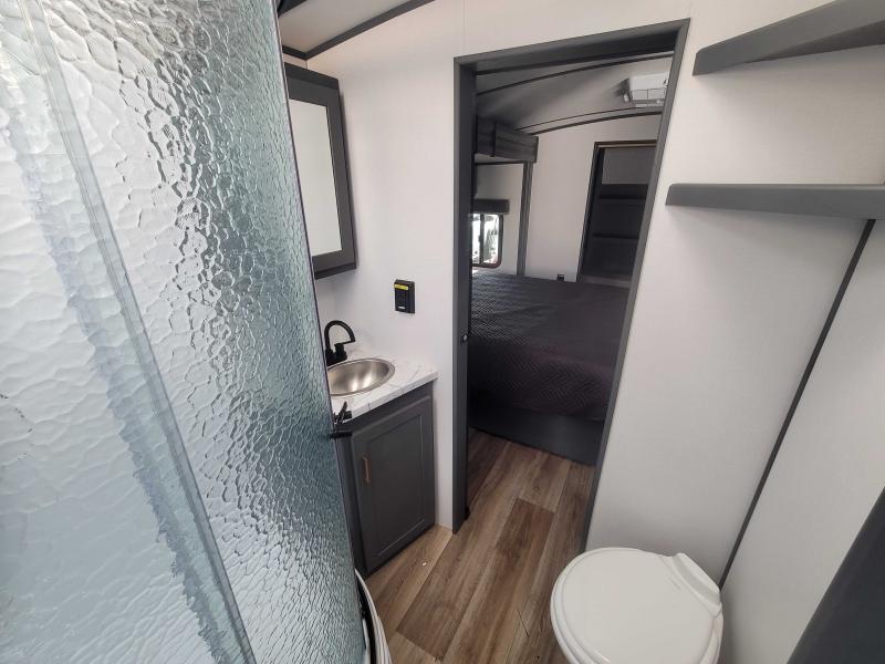 new Travel Trailers Keystone RV Premier for sale, in Winter Garden, FL Thumbnail 11