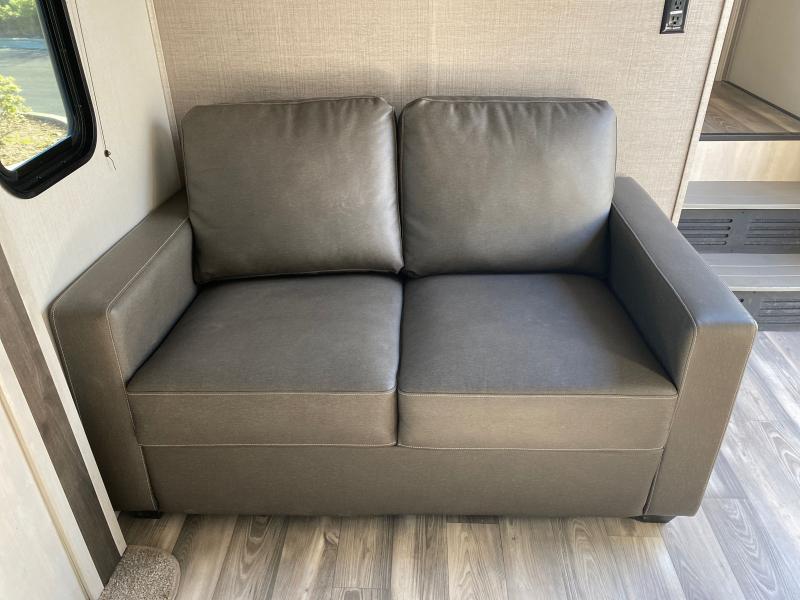 new Fifth Wheel Trailers Forest River Cardinal Red for sale, in Ormond Beach, FL Thumbnail 10