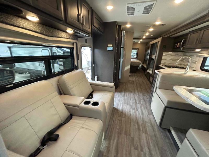 new Camper / RV Thor Motor Coach Magnitude for sale, in Palm Bay, FL Thumbnail 13