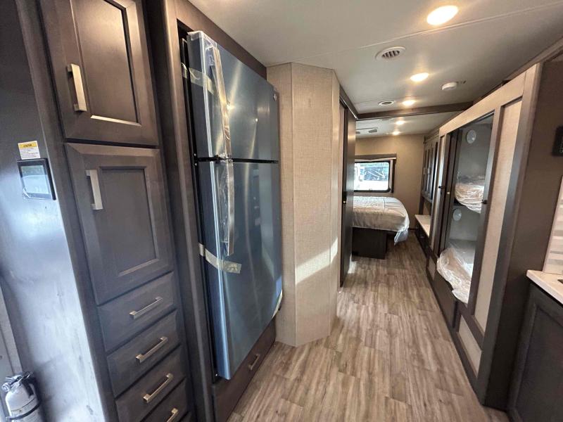 new Camper / RV Thor Motor Coach Magnitude for sale, in Palm Bay, FL Thumbnail 16