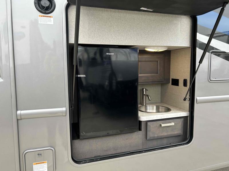 new Camper / RV Thor Motor Coach Magnitude for sale, in Palm Bay, FL Thumbnail 8