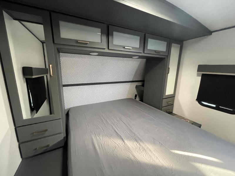 new Travel Trailers Keystone RV Premier for sale, in Palm Bay, FL Thumbnail 8