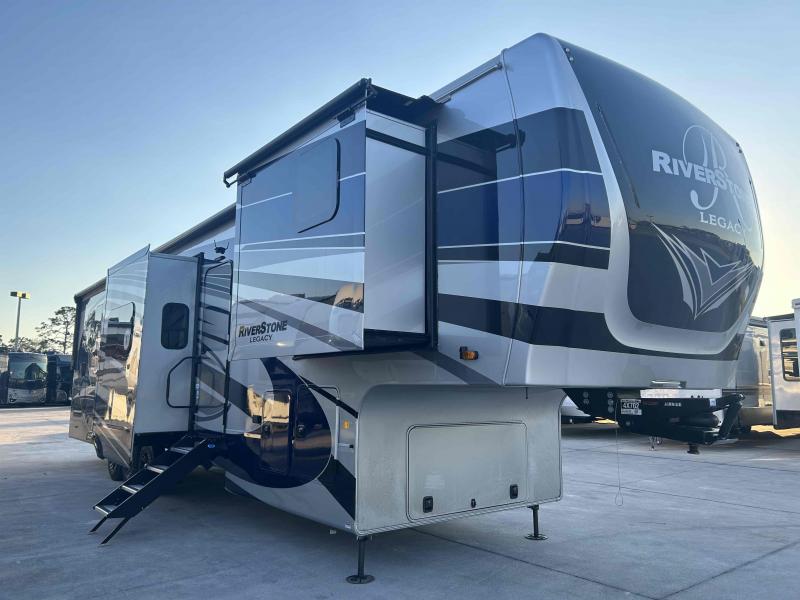 2023 Forest River RIVERSTONE LUXURY 42FSKG 2023 Forest River RIVERSTONE LUXURY 42FSKG