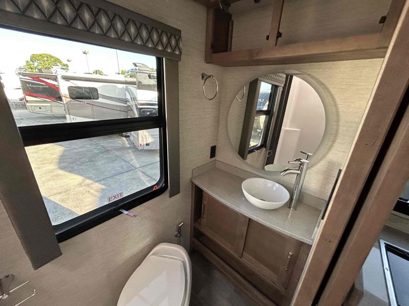 new Camper / RV Tiffin Motorhomes Wayfarer for sale, in Palm Bay, FL Thumbnail 12