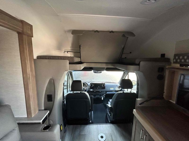 new Camper / RV Tiffin Motorhomes Wayfarer for sale, in Palm Bay, FL Thumbnail 9