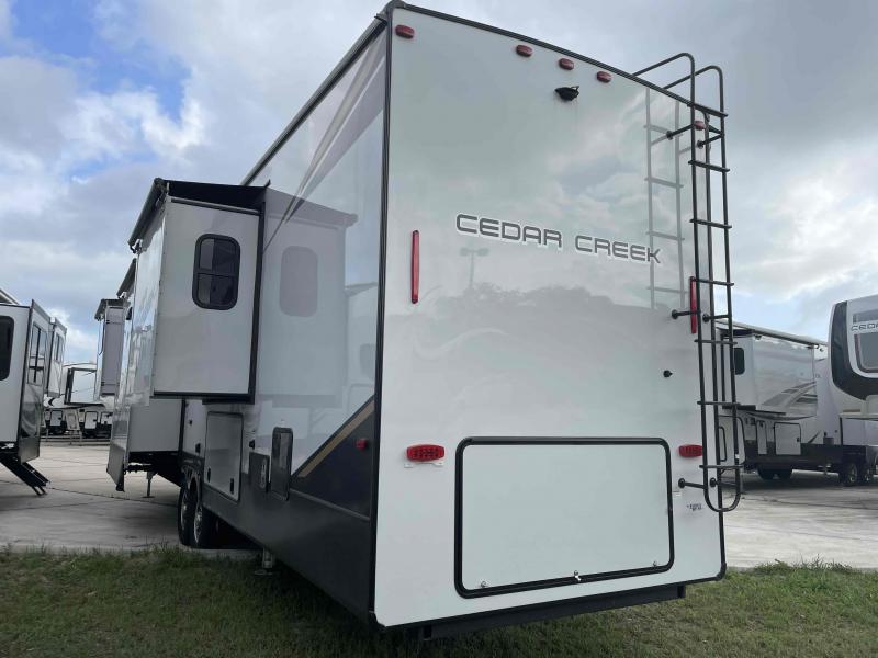 new Fifth Wheel Trailers Forest River Cedar Creek for sale, in Winter Garden, FL Thumbnail 5