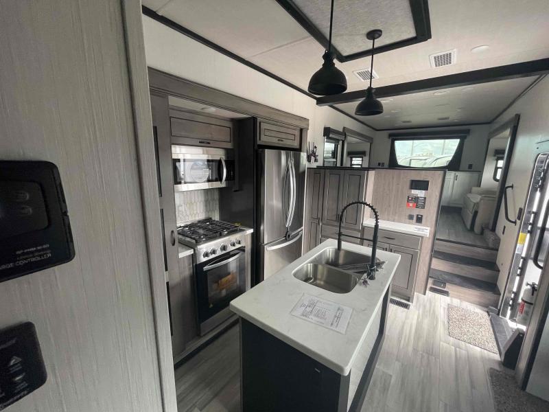 new Fifth Wheel Trailers Forest River Cedar Creek for sale, in Winter Garden, FL Thumbnail 18