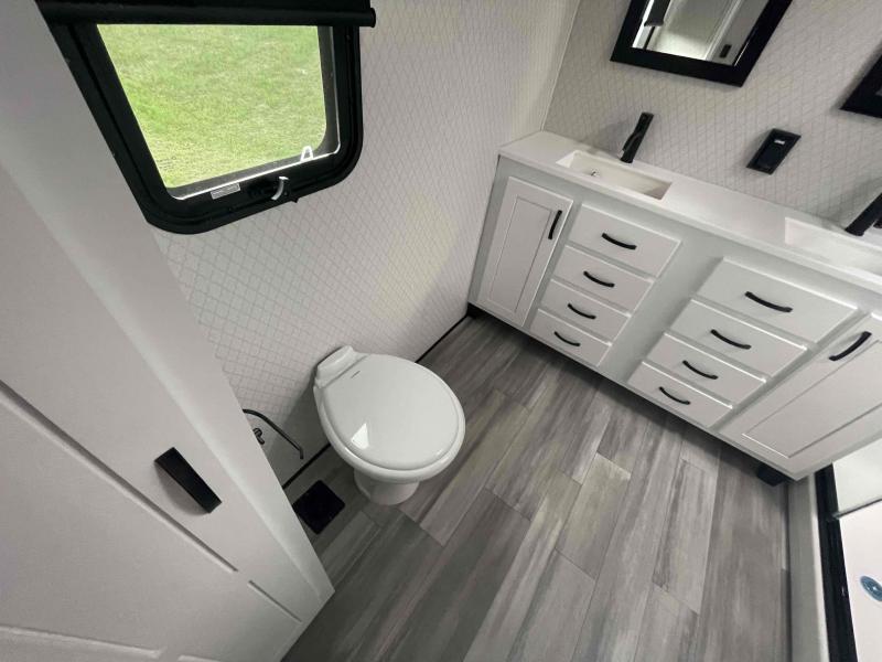 new Fifth Wheel Trailers Forest River Cedar Creek for sale, in Winter Garden, FL Thumbnail 15