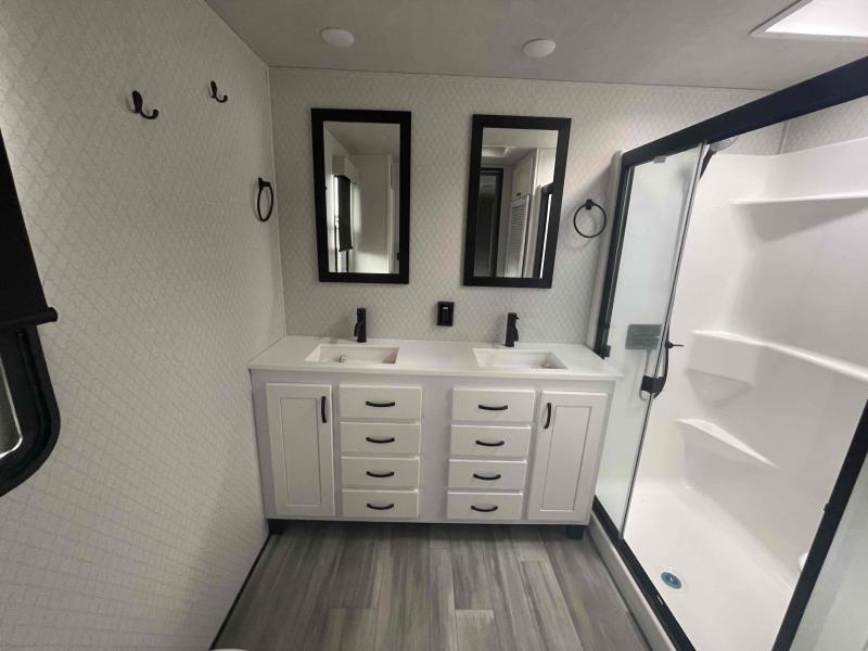 new Fifth Wheel Trailers Forest River Cedar Creek for sale, in Winter Garden, FL Thumbnail 12