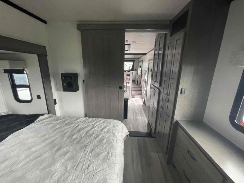 new Fifth Wheel Trailers Forest River Cedar Creek for sale, in Winter Garden, FL Thumbnail 10