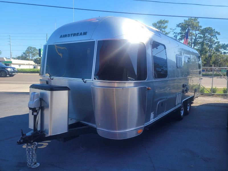2017 Airstream FLYING CLOUD 25 TWIN 2017 Airstream FLYING CLOUD 25 TWIN