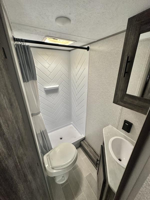 used Travel Trailers Forest River Wildwood for sale, in Palm Bay, FL Thumbnail 10