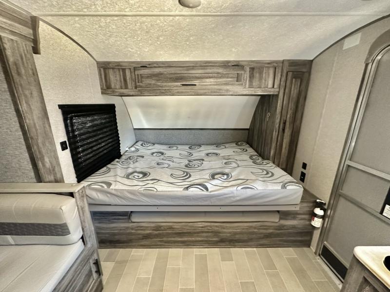 used Travel Trailers Forest River Wildwood for sale, in Palm Bay, FL Thumbnail 13