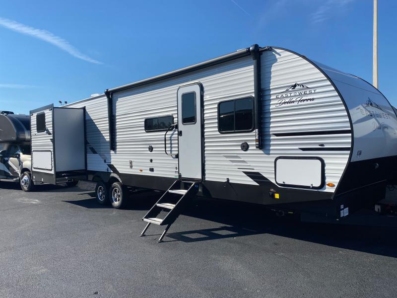 2023 East To West DELLA TERRA 323QB