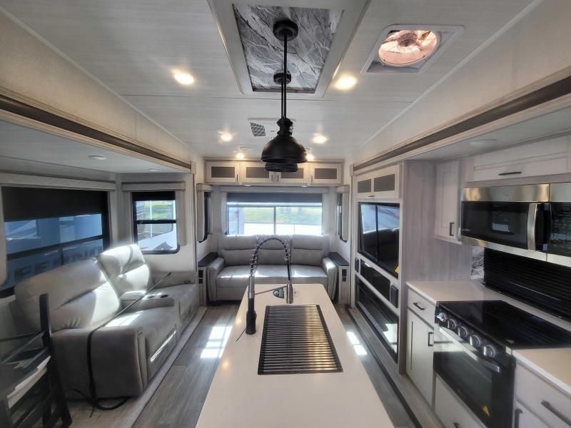 new Fifth Wheel Trailers East To West Tandara for sale, in Winter Garden, FL Thumbnail 6