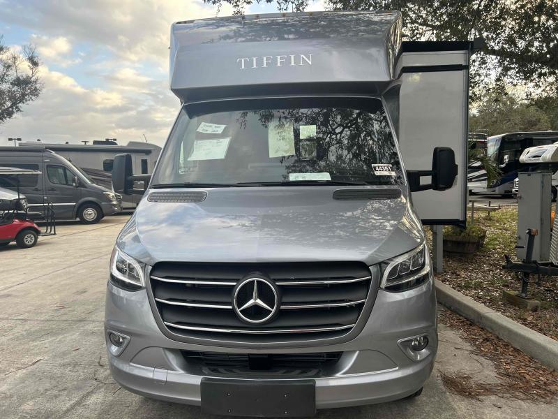 new Camper / RV Tiffin Motorhomes Wayfarer for sale, in Palm Bay, FL Thumbnail 3