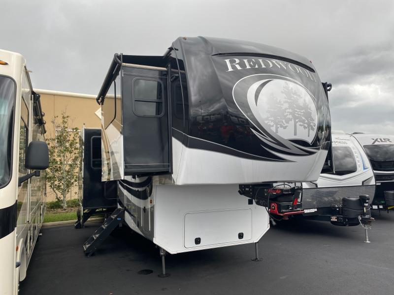 2018 CrossRoads RV REDWOOD 3941FL 2018 CrossRoads RV REDWOOD 3941FL