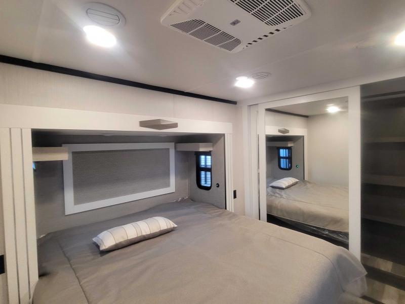 new Fifth Wheel Trailers Forest River Cedar Creek for sale, in Winter Garden, FL Thumbnail 9