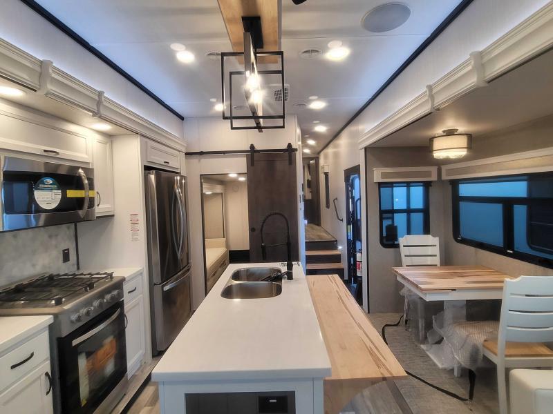 new Fifth Wheel Trailers Forest River Cedar Creek for sale, in Winter Garden, FL Thumbnail 4