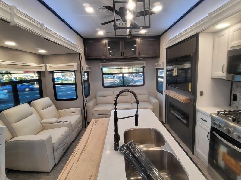new Fifth Wheel Trailers Forest River Cedar Creek for sale, in Winter Garden, FL Thumbnail 6