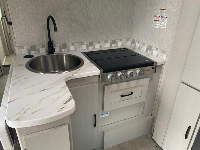 new Camper / RV Coachmen Freelander for sale, in Ormond Beach, FL Thumbnail 9