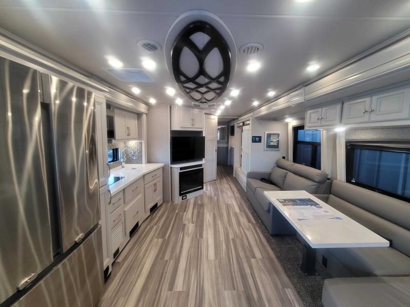 new Camper / RV Holiday Rambler Navigator for sale, in Winter Garden, FL Thumbnail 7