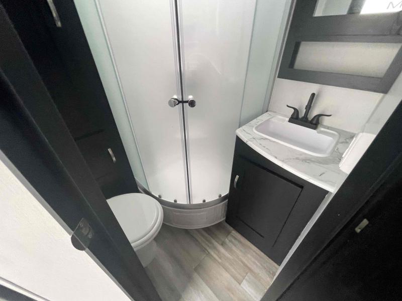 new Travel Trailers Coachmen Freedom Express Ultra Lite for sale, in Winter Garden, FL Thumbnail 14