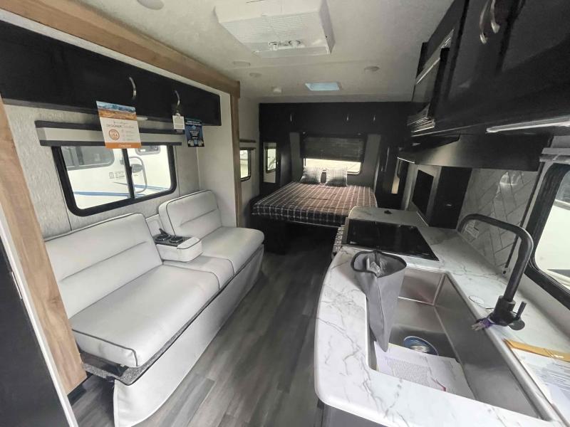new Travel Trailers Coachmen Freedom Express Ultra Lite for sale, in Winter Garden, FL Thumbnail 11