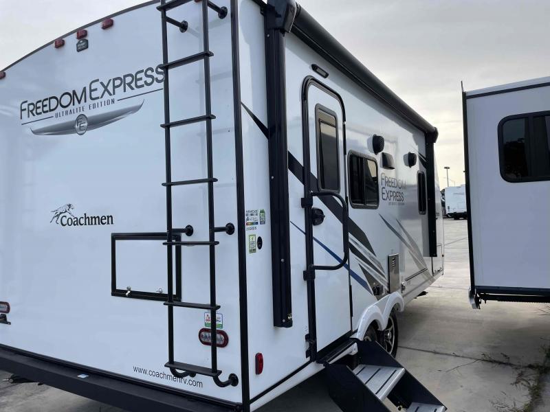 new Travel Trailers Coachmen Freedom Express Ultra Lite for sale, in Winter Garden, FL Thumbnail 5