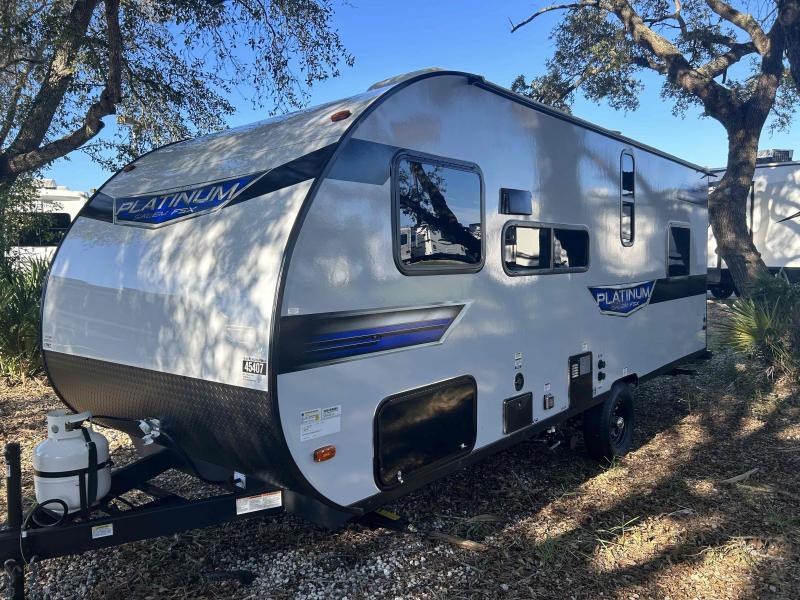 2023 Forest River SALEM FSX PLATINUM 161QKX Giant Recreation World