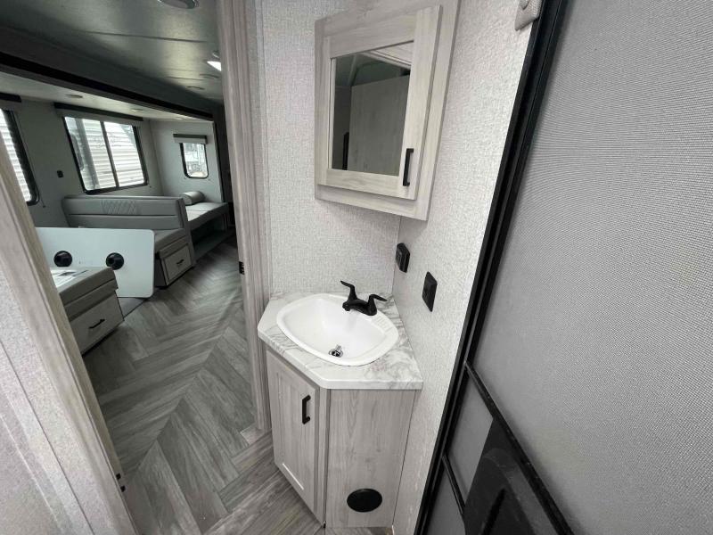 new Travel Trailers East To West Della Terra for sale, in Palm Bay, FL Thumbnail 20