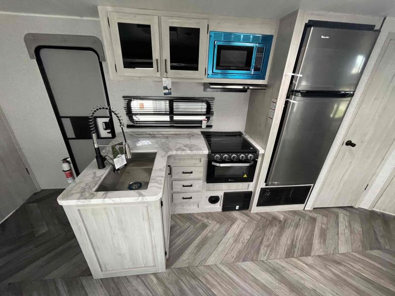 new Travel Trailers East To West Della Terra for sale, in Palm Bay, FL Thumbnail 14