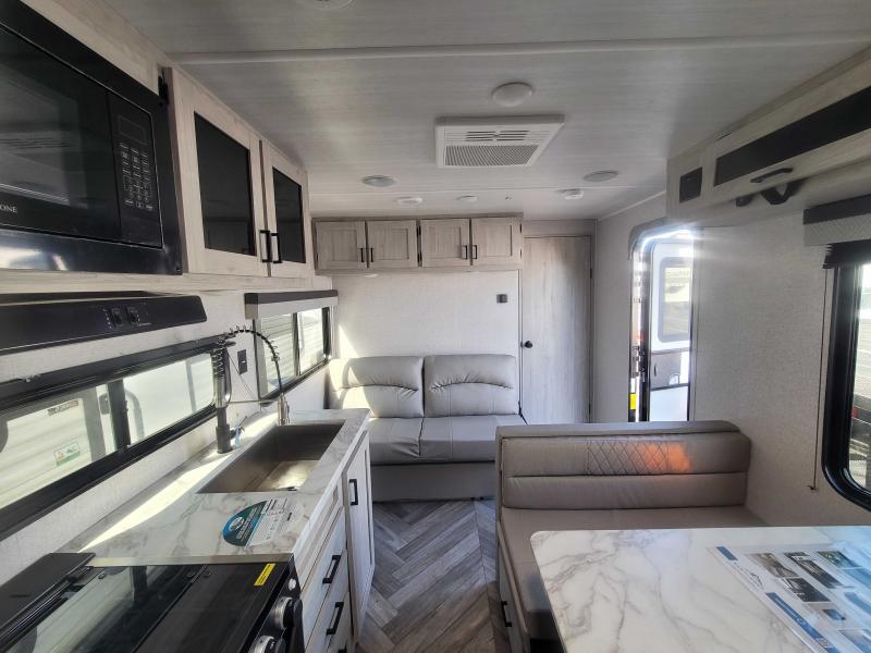 2023 East To West DELLA TERRA 250BH