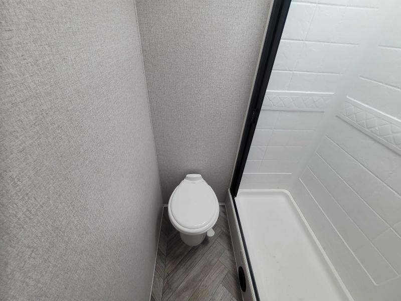 new Travel Trailers East To West Della Terra for sale, in Winter Garden, FL Thumbnail 3