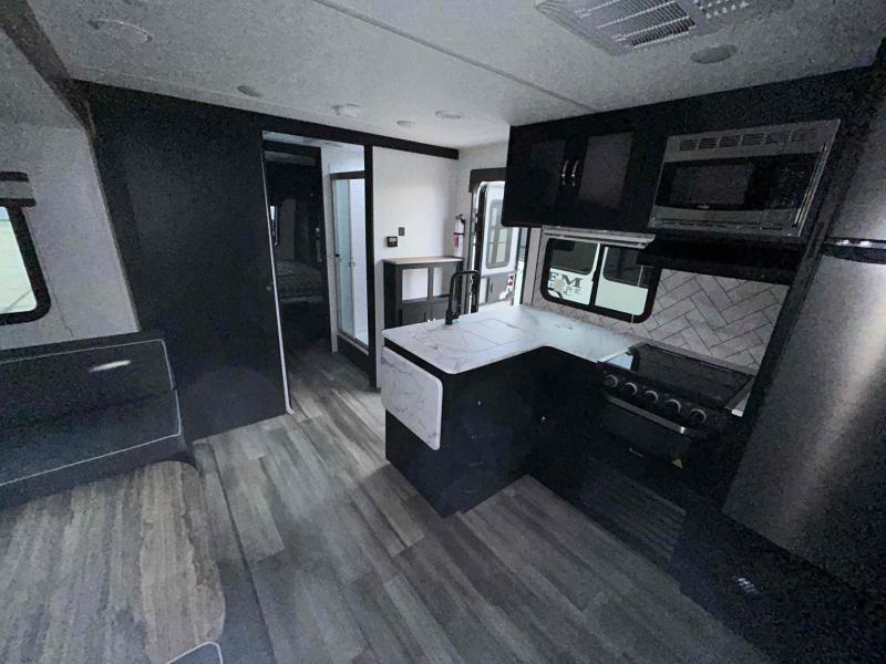 new Travel Trailers Coachmen Freedom Express Ultra Lite for sale, in Palm Bay, FL Thumbnail 9