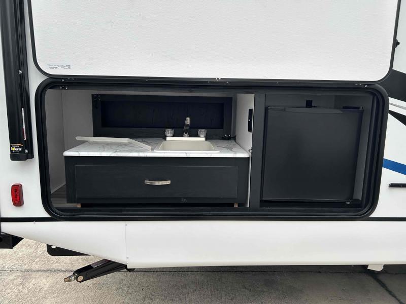 new Travel Trailers Coachmen Freedom Express Ultra Lite for sale, in Palm Bay, FL Thumbnail 7