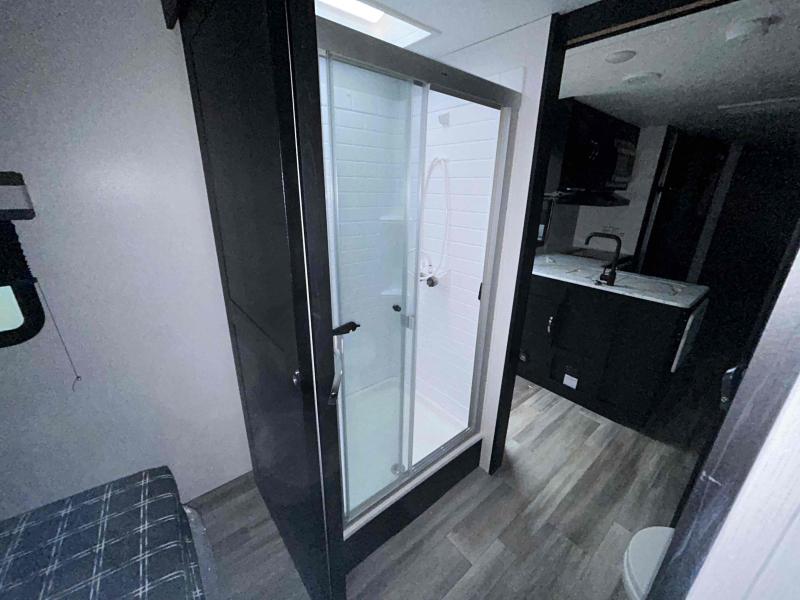 new Travel Trailers Coachmen Freedom Express Ultra Lite for sale, in Palm Bay, FL Thumbnail 15