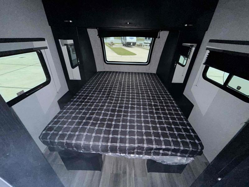 new Travel Trailers Coachmen Freedom Express Ultra Lite for sale, in Palm Bay, FL Thumbnail 8