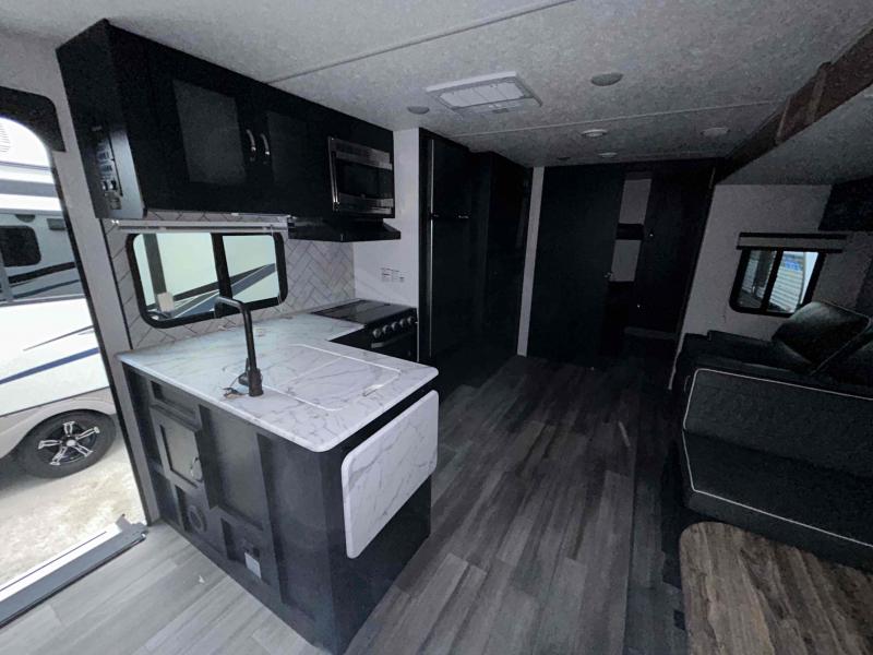 new Travel Trailers Coachmen Freedom Express Ultra Lite for sale, in Palm Bay, FL Thumbnail 10