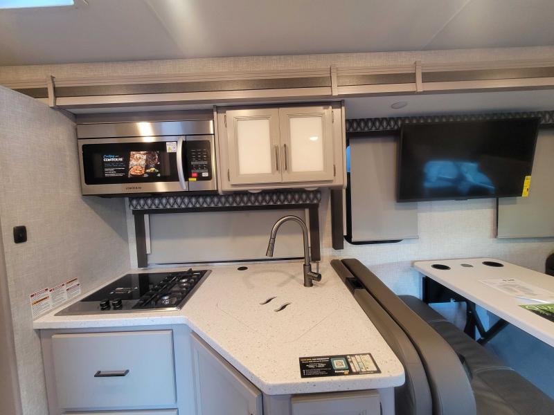 new Camper / RV Thor Motor Coach Quantum for sale, in Winter Garden, FL Thumbnail 10