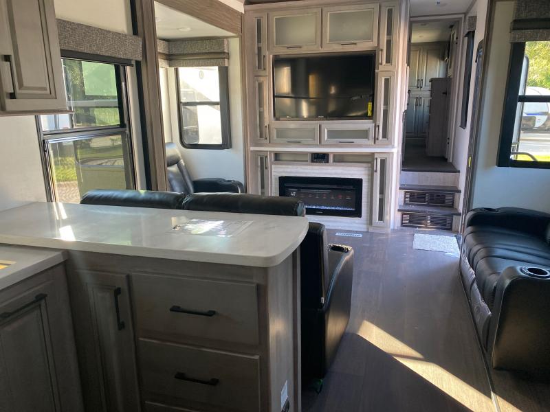 new Toy Haulers Dutchmen RV Voltage for sale, in Ormond Beach, FL Thumbnail 10