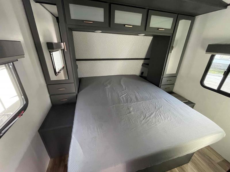 new Travel Trailers Keystone RV Premier for sale, in Palm Bay, FL Thumbnail 9