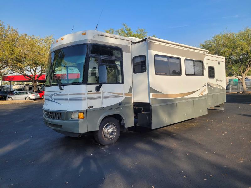 2005 Winnebago VOYAGE 33V 2005 Winnebago VOYAGE 33V