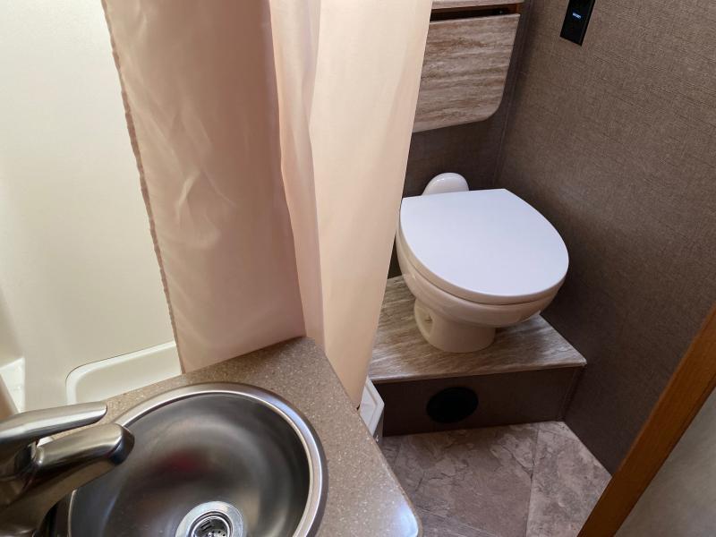 used Camper / RV Thor Motor Coach Siesta for sale, in Ormond Beach, FL Thumbnail 12