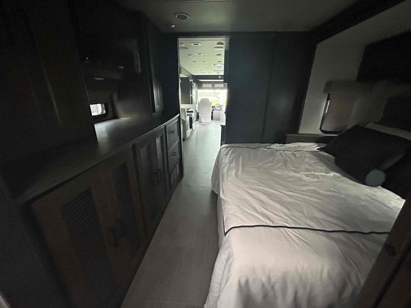 new Camper / RV Coachmen Sportscoach SRS for sale, in Palm Bay, FL Thumbnail 11