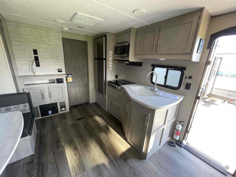 new Travel Trailers Coachmen Catalina Summit Series for sale, in Palm Bay, FL Thumbnail 14