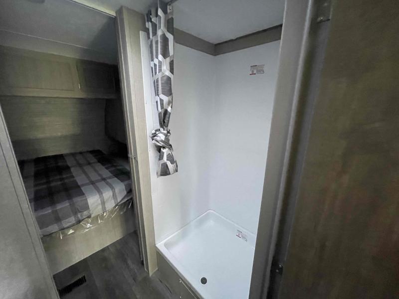 new Travel Trailers Coachmen Catalina Summit Series for sale, in Palm Bay, FL Thumbnail 17
